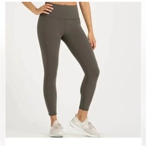Vuori Studio Pocket Leggings Size Small